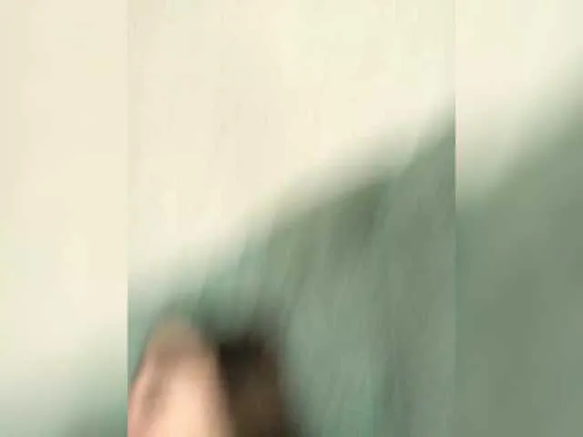 MiraKova – webcam model profile photo Image 8