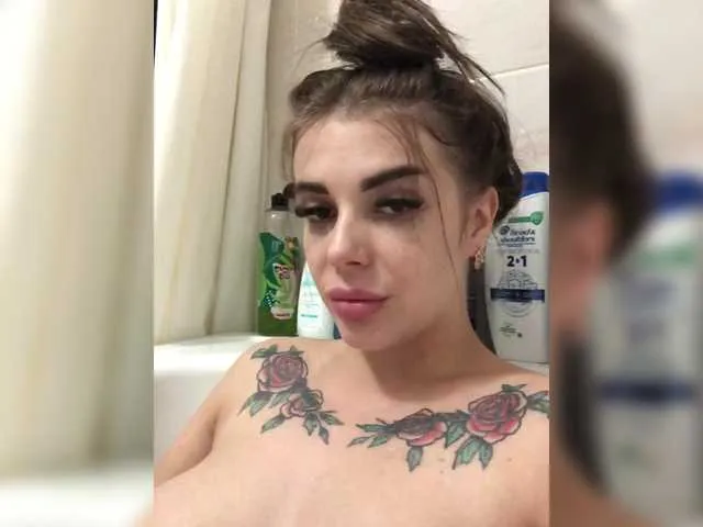 MiraKova – webcam model profile photo Image 9