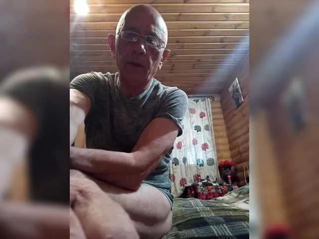 MelinaLuviani – webcam model profile photo Image 3