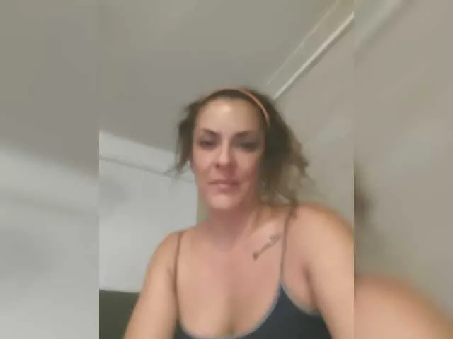 NatashaRaven – webcam model profile photo Image 3