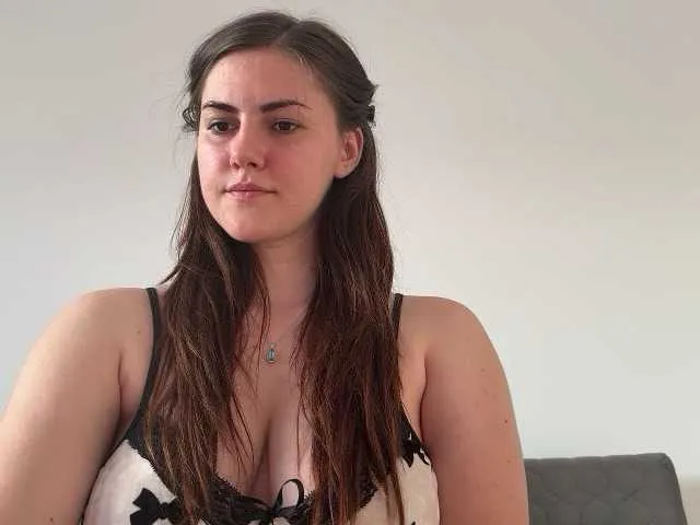 lovelly_molly – webcam model profile photo Image 2