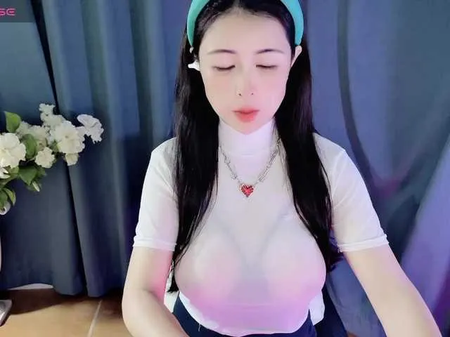 YasmienAtos – webcam model profile photo Image 2