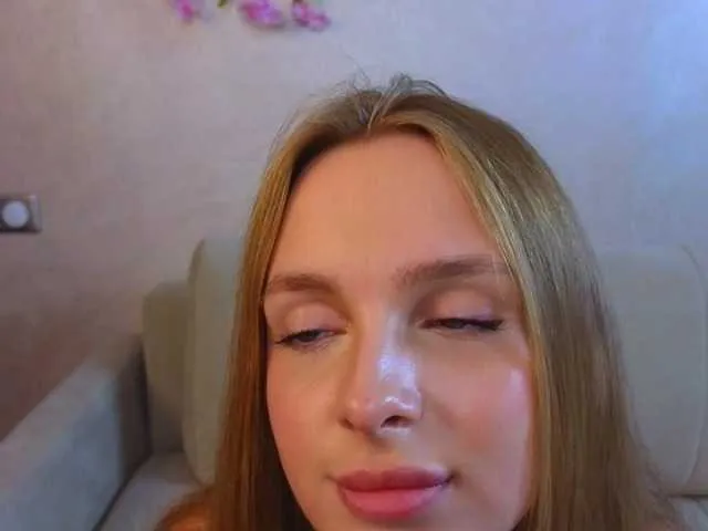 KellyHansen – webcam model profile photo Image 12