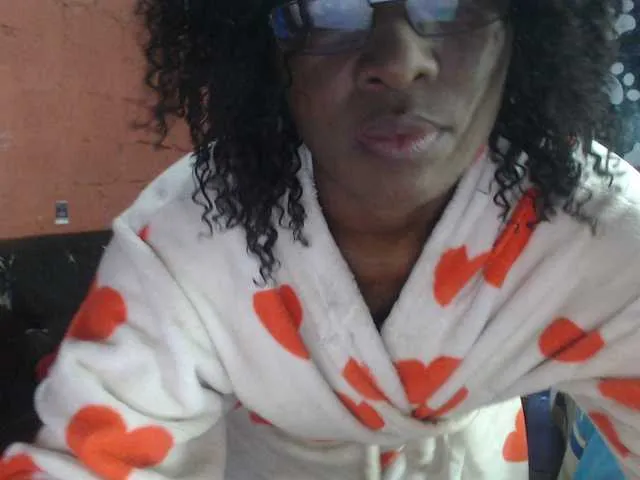 DesireeSanden – webcam model profile photo Image 10