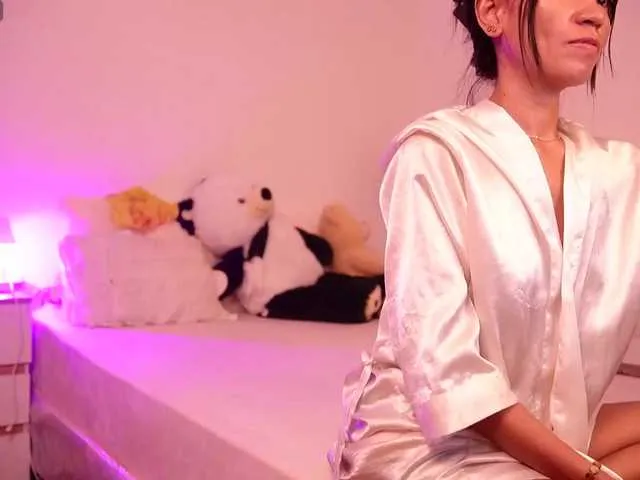 AdaNash – webcam model profile photo Image 10