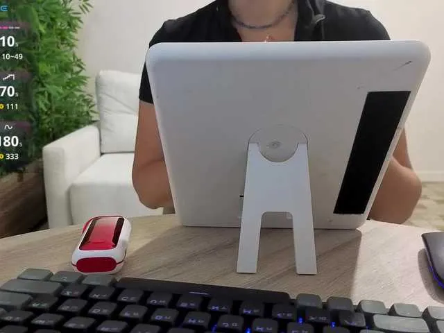 Gerda-and-Kai – webcam model profile photo Image 15