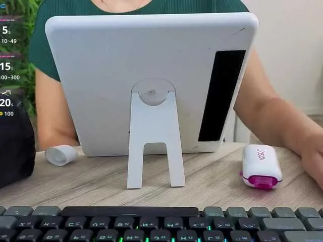 Gerda-and-Kai – webcam model profile photo Image 17