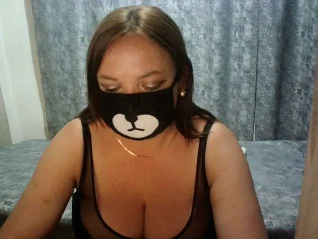 KarinAss – webcam model profile photo Image 17