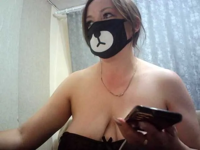 KarinAss – webcam model profile photo Image 4