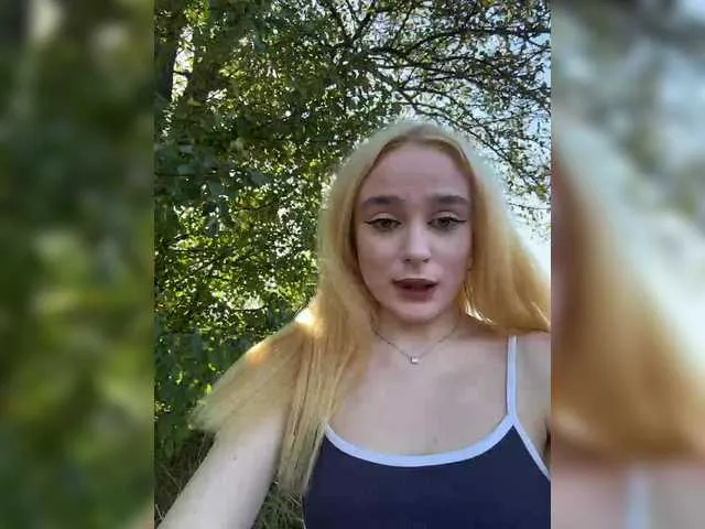 HopeHeaven – webcam model profile photo Image 19