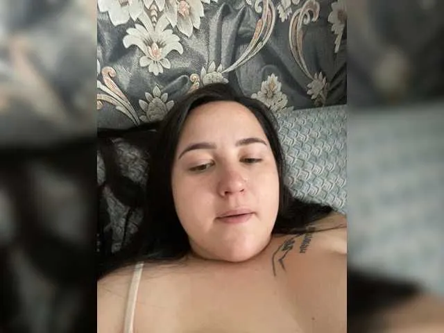 LaraCharm – webcam model profile photo Image 11