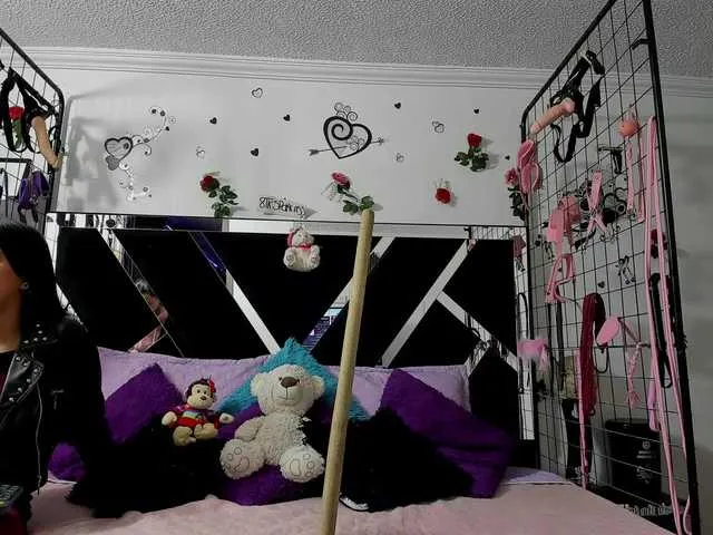 NatashaRaven – webcam model profile photo Image 2