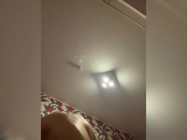 Melissa_cum – webcam model profile photo Image 4