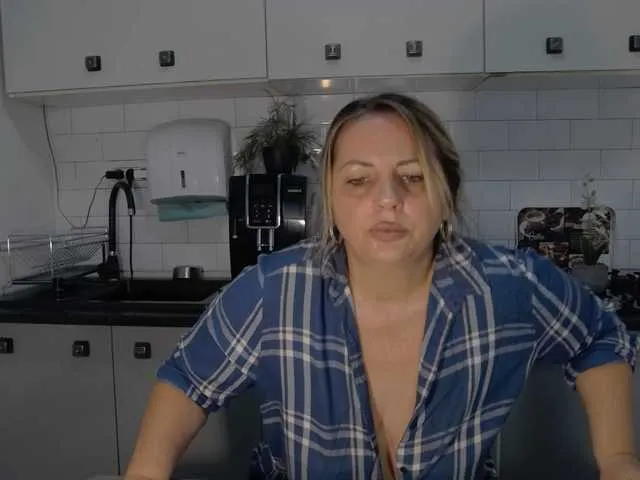 Coupleseven – webcam model profile photo Image 9