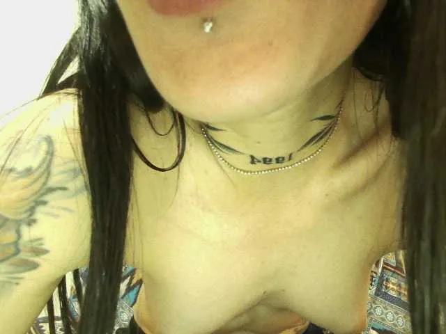 NatashaRaven – webcam model profile photo Image 3