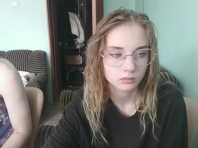 RoxyBuch – webcam model profile photo Image 19