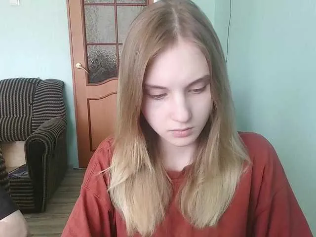 RoxyBuch – webcam model profile photo Image 8