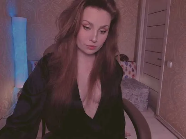 Alina_Vibe_Me – webcam model profile photo Image 7
