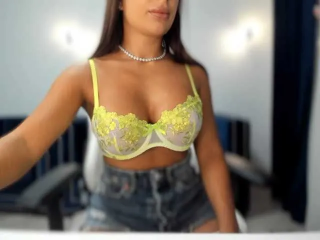 LeenyLipss – webcam model profile photo Image 18