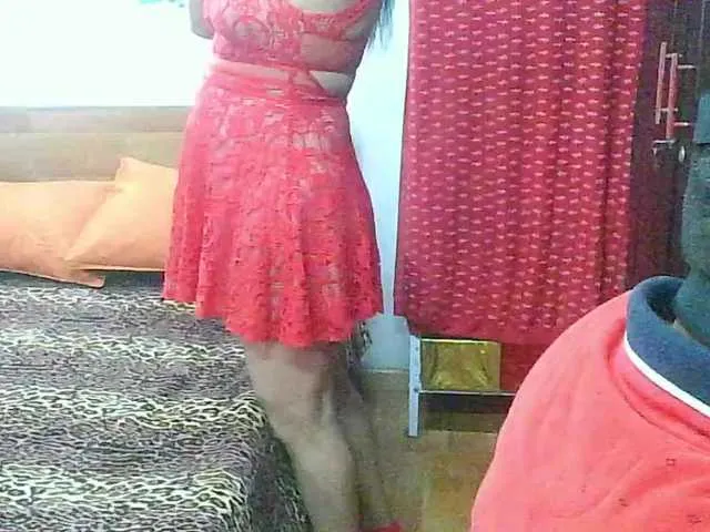 IzzyMonroe – webcam model profile photo Image 3