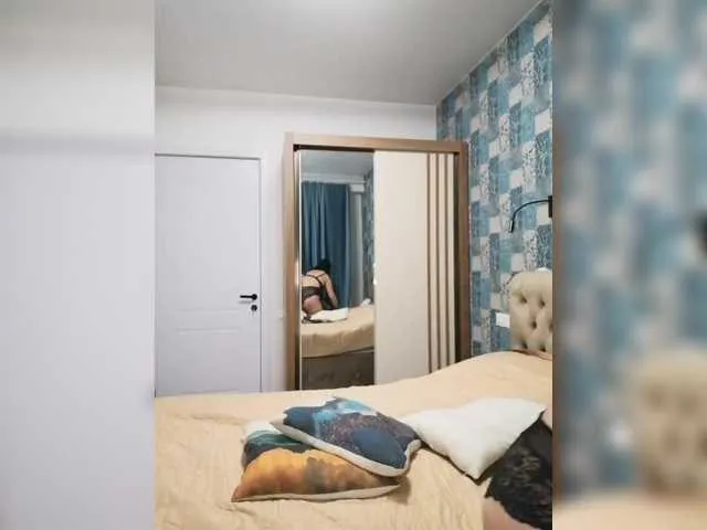 YasmienAtos – webcam model profile photo Image 9