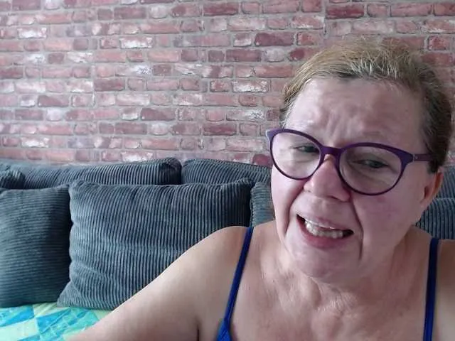 YasmienAtos – webcam model profile photo Image 2