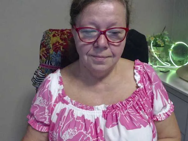 YasmienAtos – webcam model profile photo Image 3