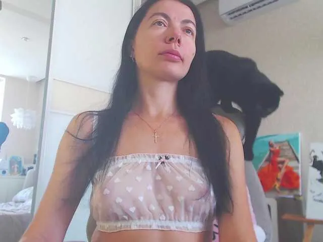 MiraKova – webcam model profile photo Image 11