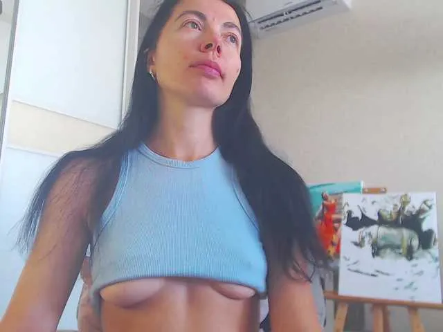 MiraKova – webcam model profile photo Image 4