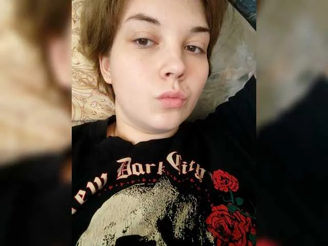 RoxyBuch – webcam model profile photo Image 3