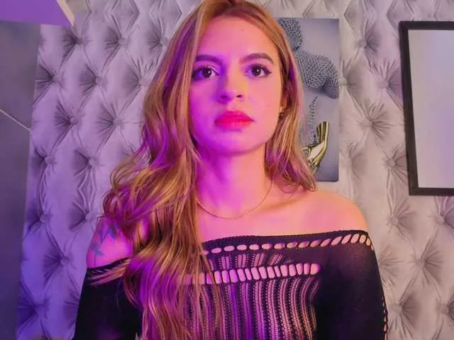 MiraKova – webcam model profile photo Image 19