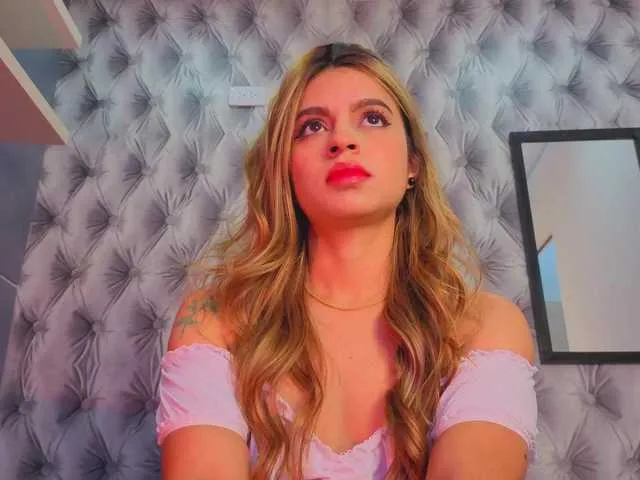 MiraKova – webcam model profile photo Image 7