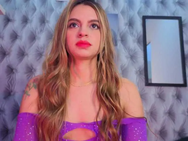 MiraKova – webcam model profile photo Image 8