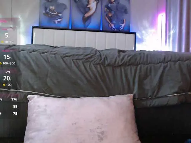 MartinaLeen – webcam model profile photo Image 8