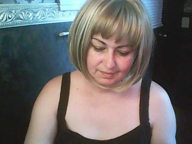 pink-mai – webcam model profile photo Image 4