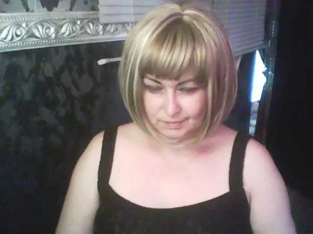 pink-mai – webcam model profile photo Image 5