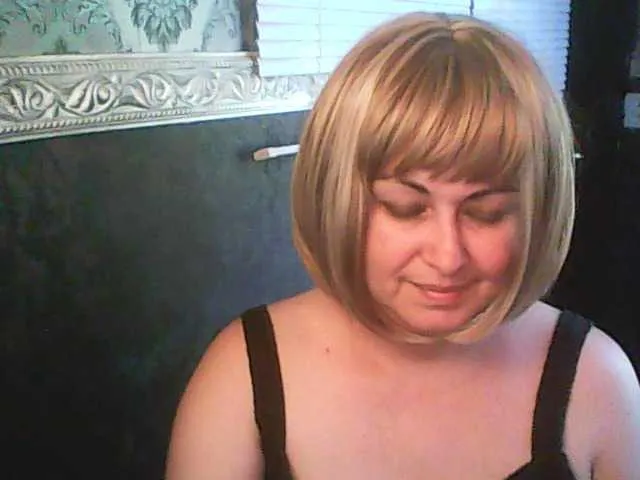 pink-mai – webcam model profile photo Image 8