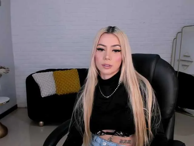 HornyMom_ – webcam model profile photo Image 17