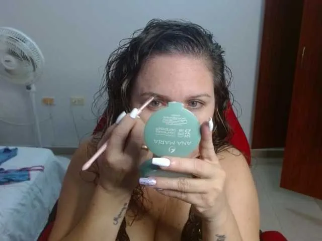 MiraKova – webcam model profile photo Image 5