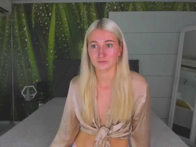 YasmienAtos – webcam model profile photo Image 8