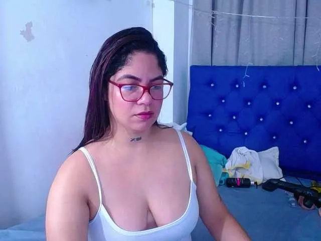 xinsic – webcam model profile photo Image 18