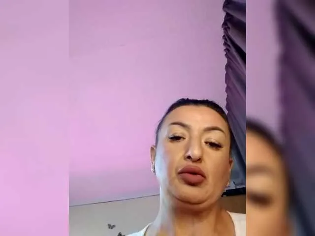 NatashaCeratti – webcam model profile photo Image 8