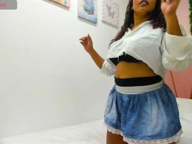 reema-777 – webcam model profile photo Image 4