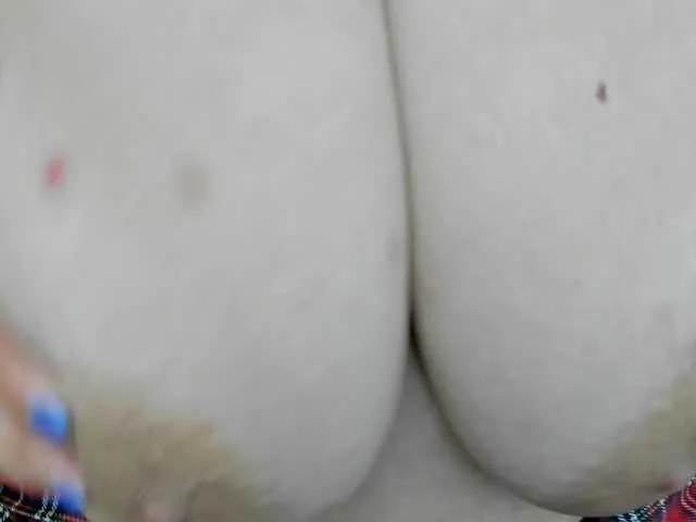 MiraKova – webcam model profile photo Image 13