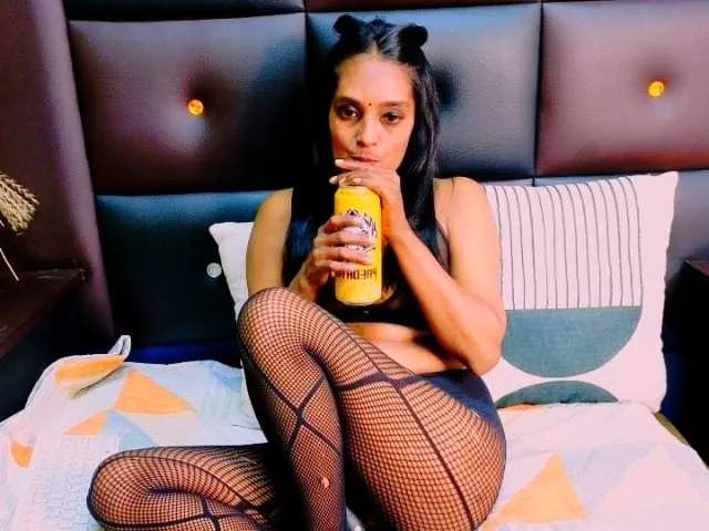 Scarlett – webcam model profile photo Image 16