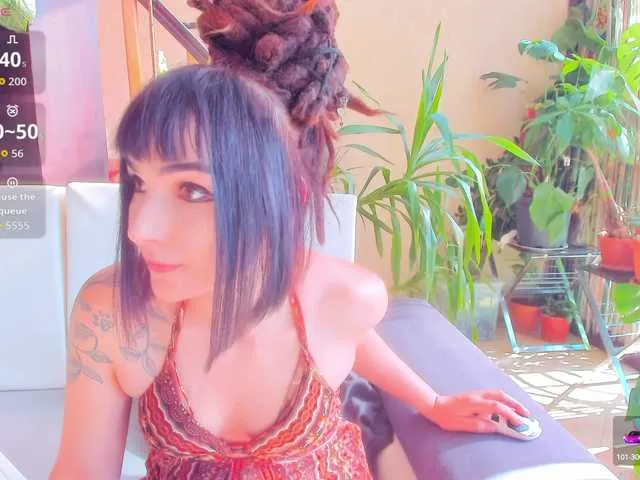 RoxyDoll – webcam model profile photo Image 15