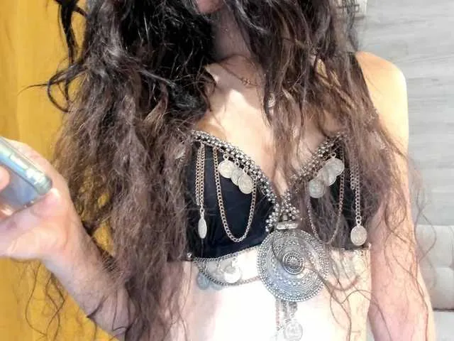 IreneHabibi Image 13