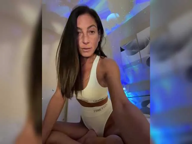 NicoleBosch – webcam model profile photo Image 13