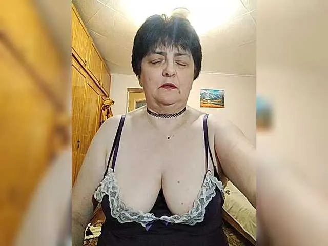 MiraKova – webcam model profile photo Image 11