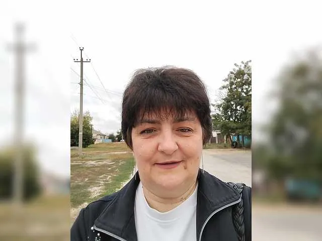 MiraKova – webcam model profile photo Image 14